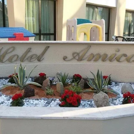 Amico Hotel 3*